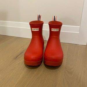 Red Hunter Play Boots